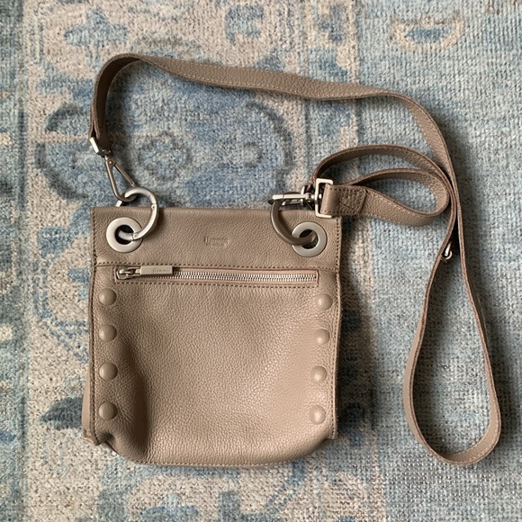 GIFT WORTHY! Hammitt Tony crossbody bag in Quicksand - Picture 2 of 9